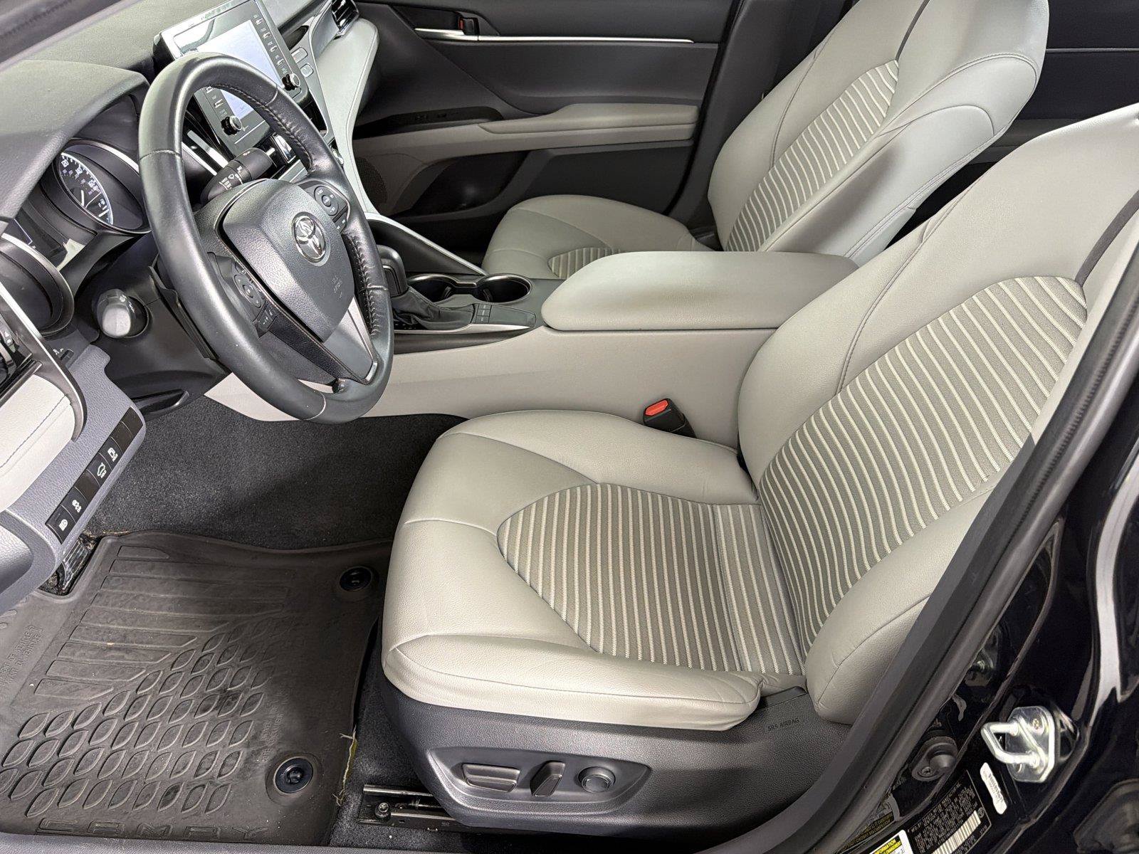 Used 2024 Toyota Camry SE FWD image 6