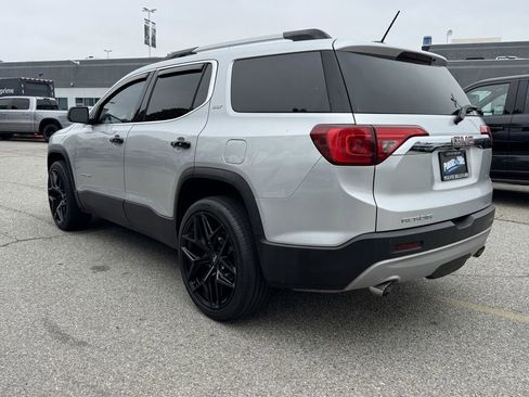 Used 2017 GMC Acadia SLT FWD image 4