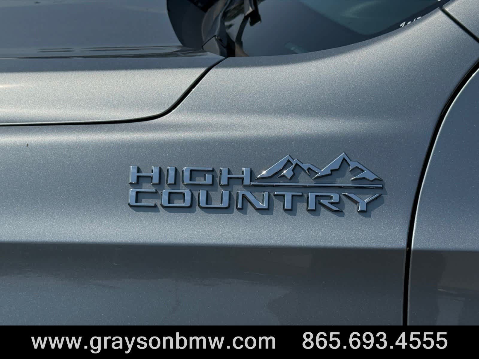 Used 2024 Chevrolet Suburban High Country w/ Premium Package AWD/4WD image 38