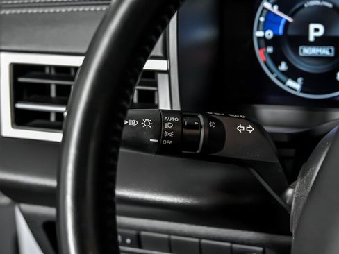 Used 2024 Mitsubishi Outlander SE Black Edition FWD image 23