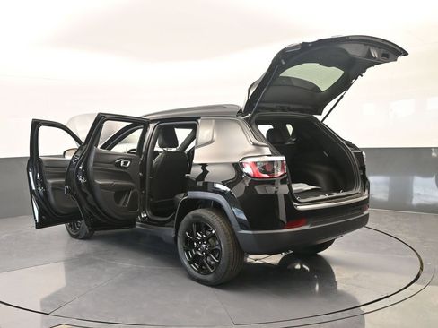 New 2026 Jeep Compass Latitude image 69