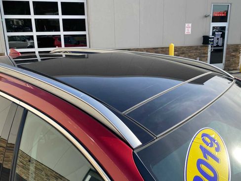 Used 2019 Hyundai Santa Fe AWD image 5