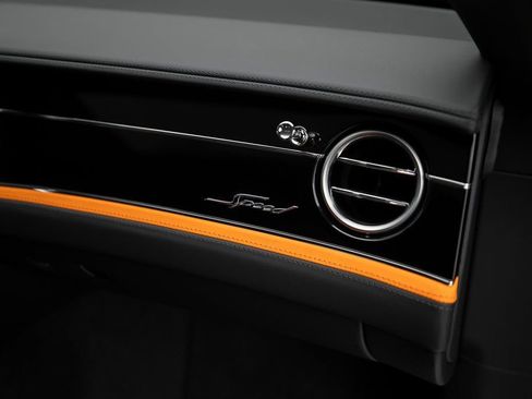 Used 2024 Bentley Flying Spur W12 image 37