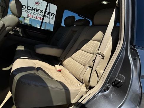 Used 2005 Lexus LX 470 4WD image 7