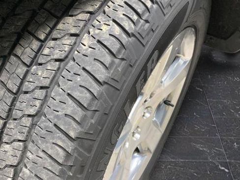 Used 2018 Chevrolet Silverado 1500 LT w/ All Star Edition AWD/4WD image 27