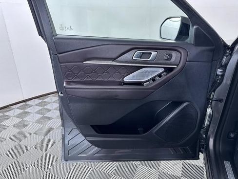 Certified 2025 Ford Explorer Platinum w/ LUX Leather Package AWD/4WD image 28