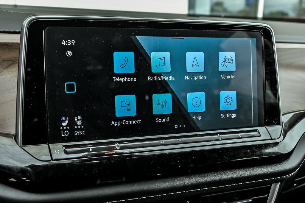 Used 2024 Volkswagen Atlas SE FWD image 24