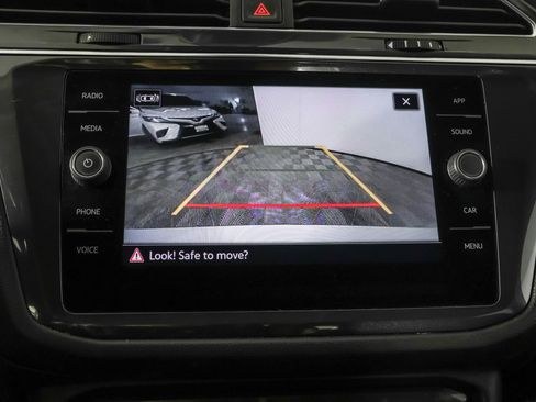 Used 2023 Volkswagen Tiguan SE image 8