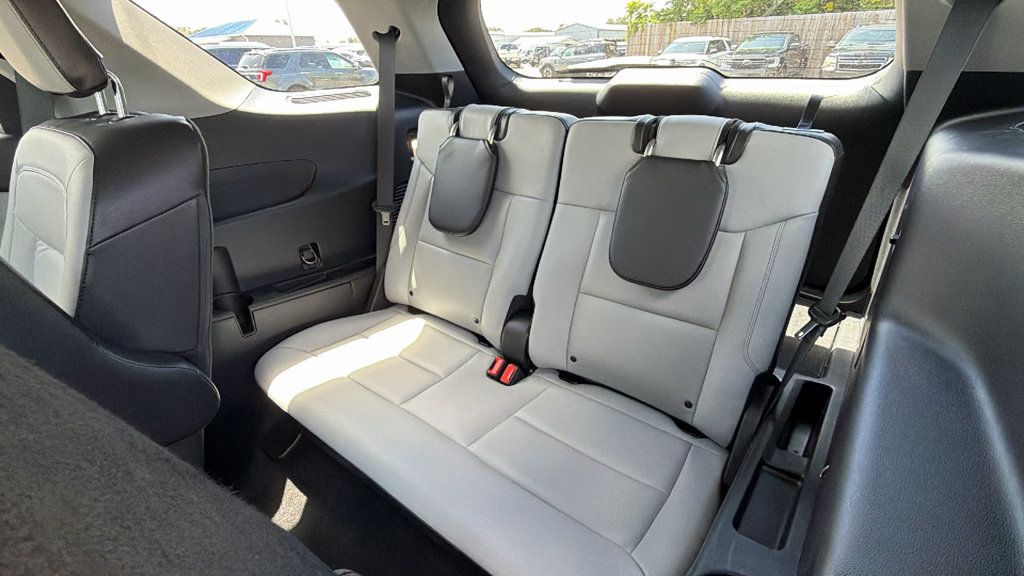 Used 2021 Ford Explorer XLT w/ Equipment Group 202A RWD image 27