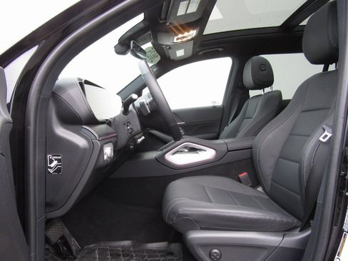 Certified 2025 Mercedes-Benz GLS 450 4MATIC image 9