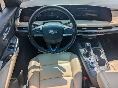Used 2025 Cadillac XT4 Premium Luxury FWD image 15