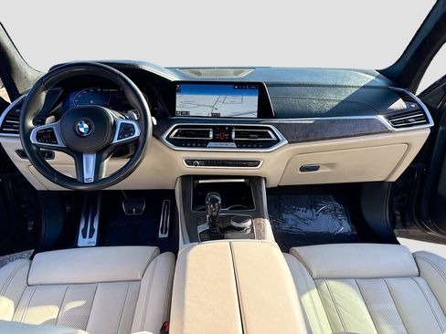 Used 2020 BMW X5 M50i w/ Executive Package image 3