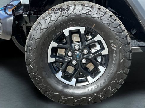 Certified 2025 Jeep Wrangler Unlimited Rubicon 4xe w/ Convenience Group AWD/4WD image 26