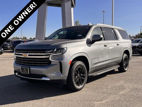 Used 2023 Chevrolet Suburban LT image 1