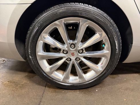 Used 2014 Cadillac XTS Luxury image 23