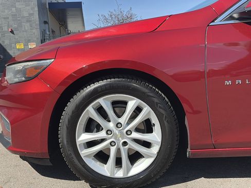 Used 2017 Chevrolet Malibu LT w/ Driver Confidence Package FWD image 10