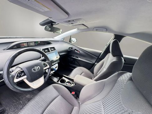 Used 2018 Toyota Prius Three FWD image 11