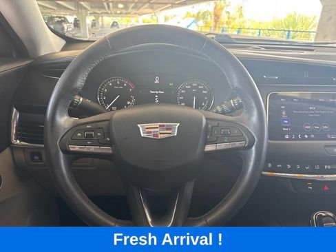 Used 2023 Cadillac XT4 Luxury FWD image 6