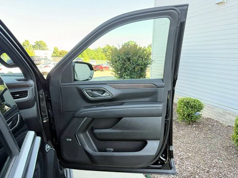 Used 2024 Chevrolet Suburban High Country AWD/4WD image 27