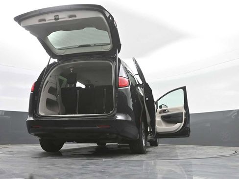 Used 2024 Chrysler Voyager LX FWD image 12