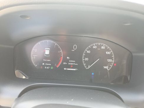 Used 2025 Honda HR-V LX image 2