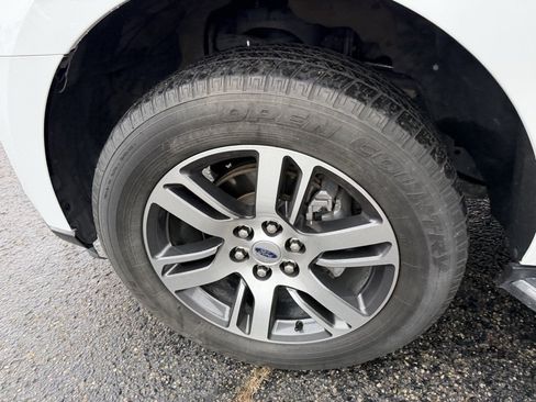 Used 2022 Ford Expedition Max Limited image 35