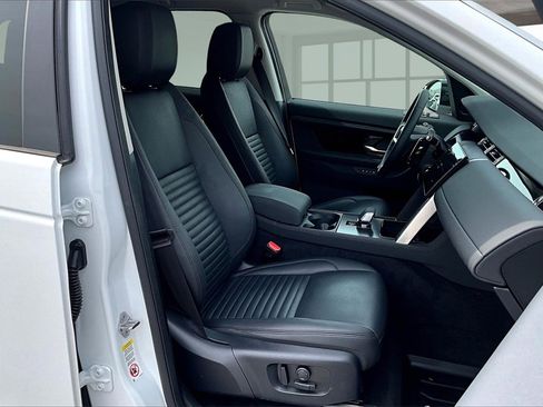 Certified 2025 Land Rover Discovery Sport S image 7