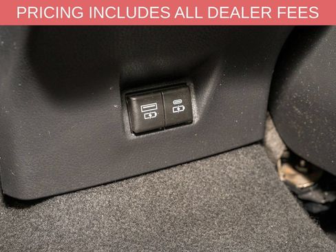 Used 2025 Toyota Camry SE FWD image 7