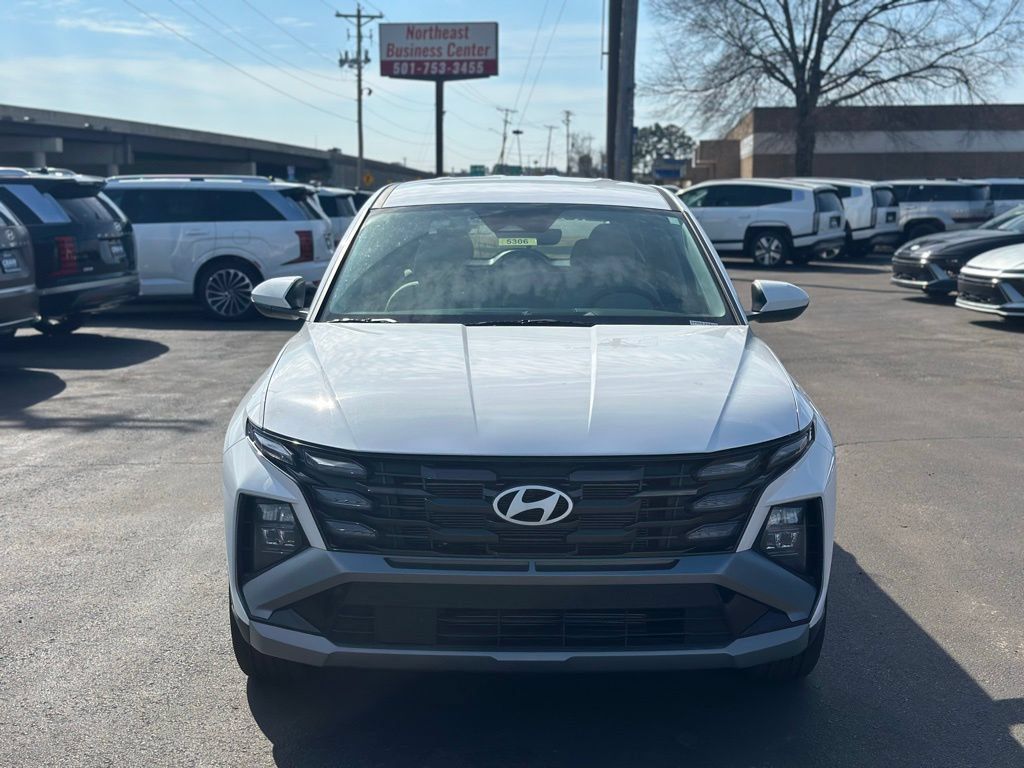 New 2025 Hyundai Tucson SE FWD image 2