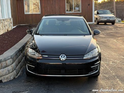 Used 2019 Volkswagen e-Golf SE w/ Driver Assistance Package image 12