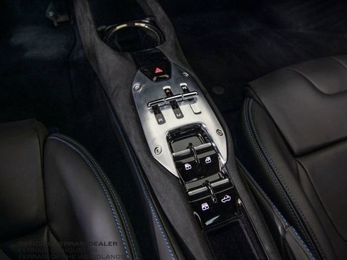 Used 2023 Ferrari SF90 Spider AWD/4WD image 15