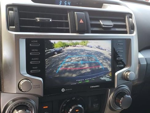 Used 2020 Toyota 4Runner SR5 AWD/4WD image 17