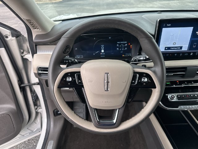 Used 2023 Lincoln Corsair AWD w/ Equipment Group 101A image 19