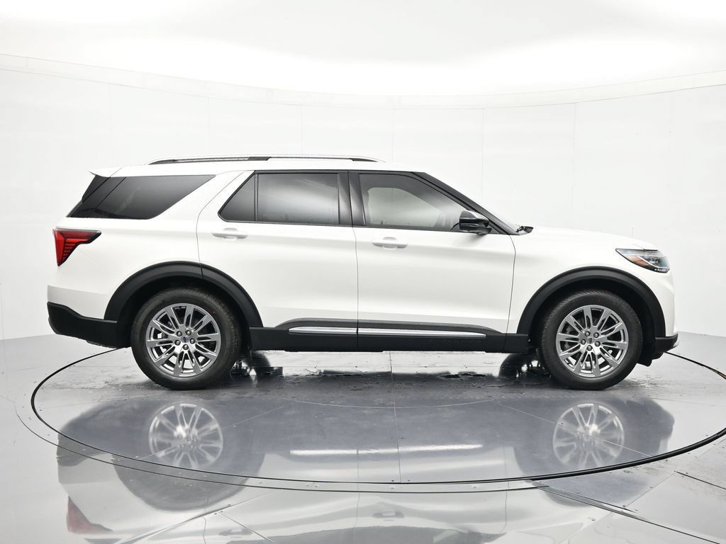 New 2026 Ford Explorer Platinum RWD image 4