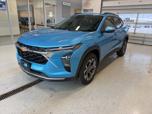 New 2026 Chevrolet Trax LT w/ Driver Confidence Package FWD image 6