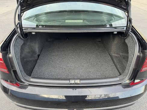 Used 2017 Volkswagen Passat 1.8T SEL Premium image 13