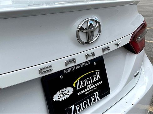 Used 2024 Toyota Camry SE image 8