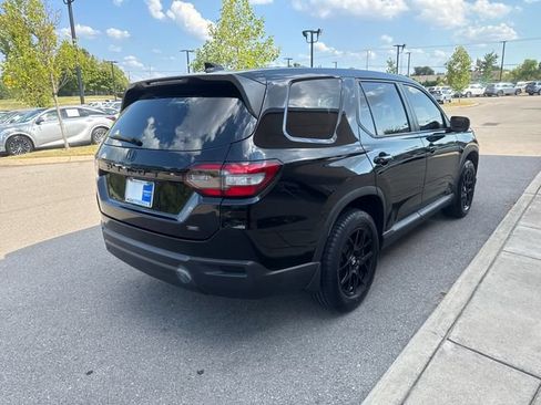 Used 2023 Honda Pilot LX image 4
