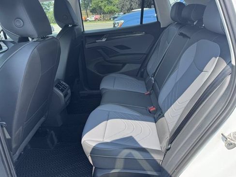 Used 2026 Volkswagen Tiguan SE AWD/4WD image 36