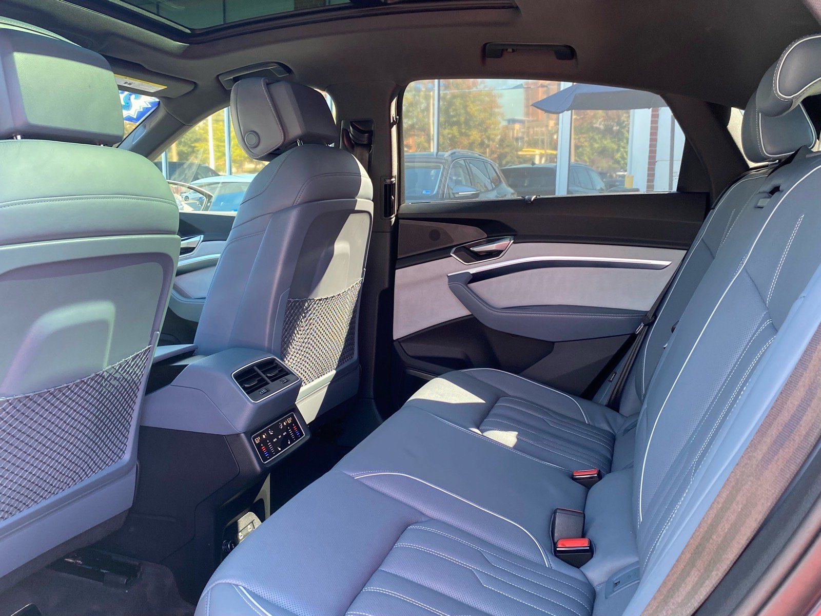 Used 2023 Audi e-tron Prestige w/ Prestige Package AWD/4WD image 22