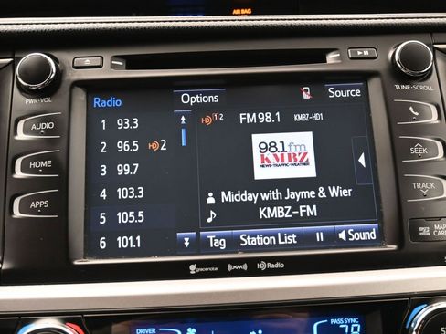 Used 2016 Toyota Highlander XLE image 13