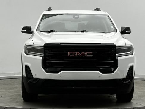 Used 2023 GMC Acadia SLE w/ Driver Convenience Package image 2
