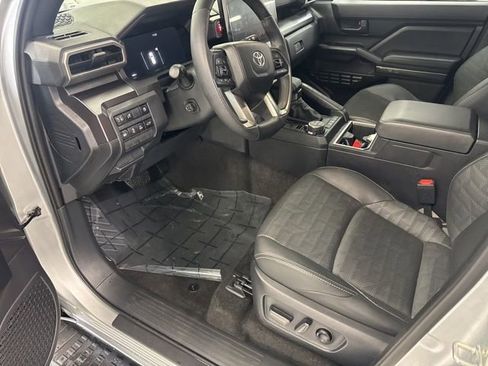 Used 2025 Toyota 4Runner TRD Off-Road Premium image 15