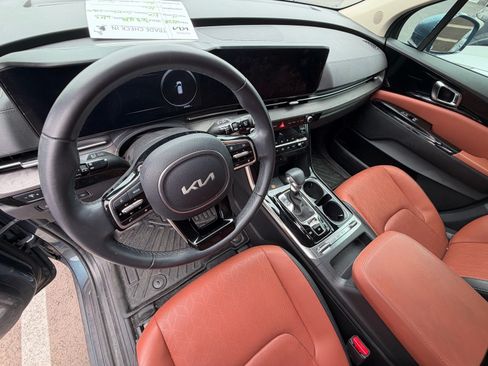 Certified 2024 Kia Carnival SX FWD image 8