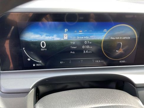 Used 2024 Kia Seltos EX image 17