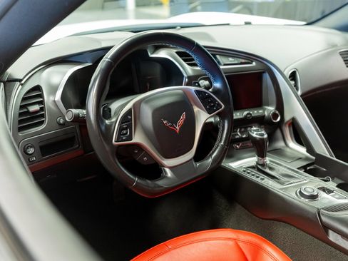 Used 2018 Chevrolet Corvette Stingray Coupe w/ 1LT RWD image 10