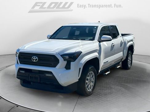 Certified 2024 Toyota Tacoma SR5 image 3