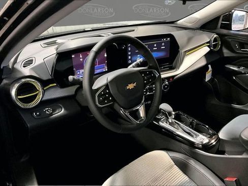New 2026 Chevrolet Trax LT FWD image 8