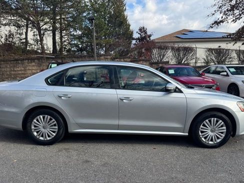 Used 2015 Volkswagen Passat 1.8T S image 8