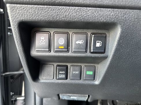 Used 2019 Nissan Rogue SV AWD/4WD image 36